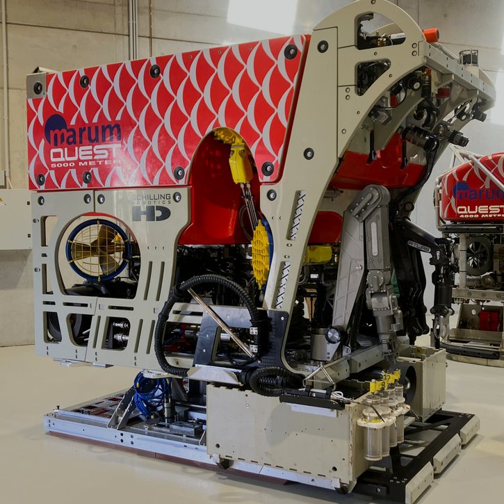 Der neue Tauchroboter MARUM-QUEST 5000 steht in der Werkshalle des neuen Zentrums für Tiefseeforschung am MARUM in Bremen.