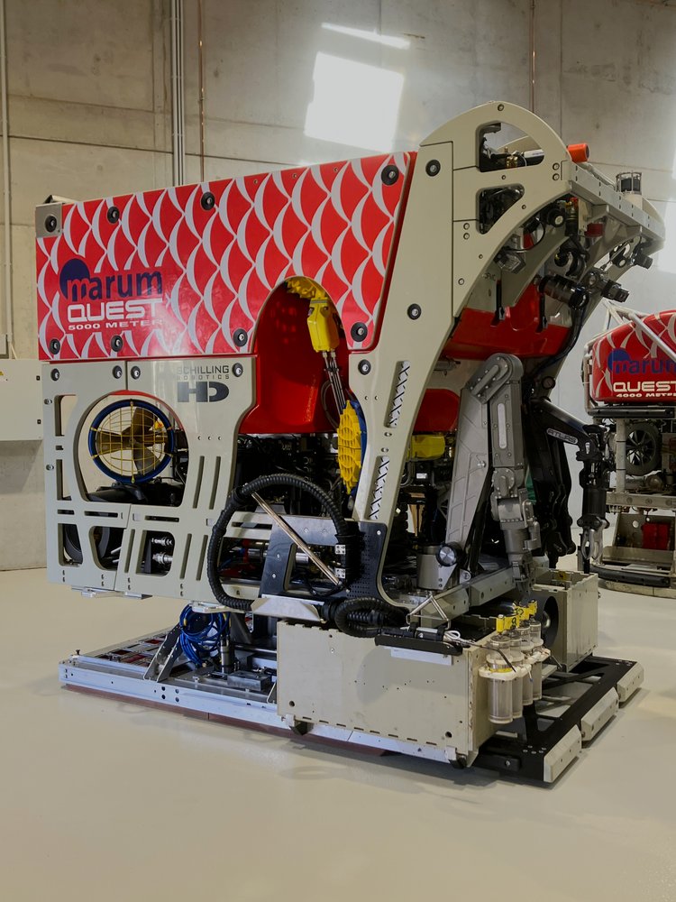 Der neue Tauchroboter MARUM-QUEST 5000 steht in der Werkshalle des neuen Zentrums für Tiefseeforschung am MARUM in Bremen.